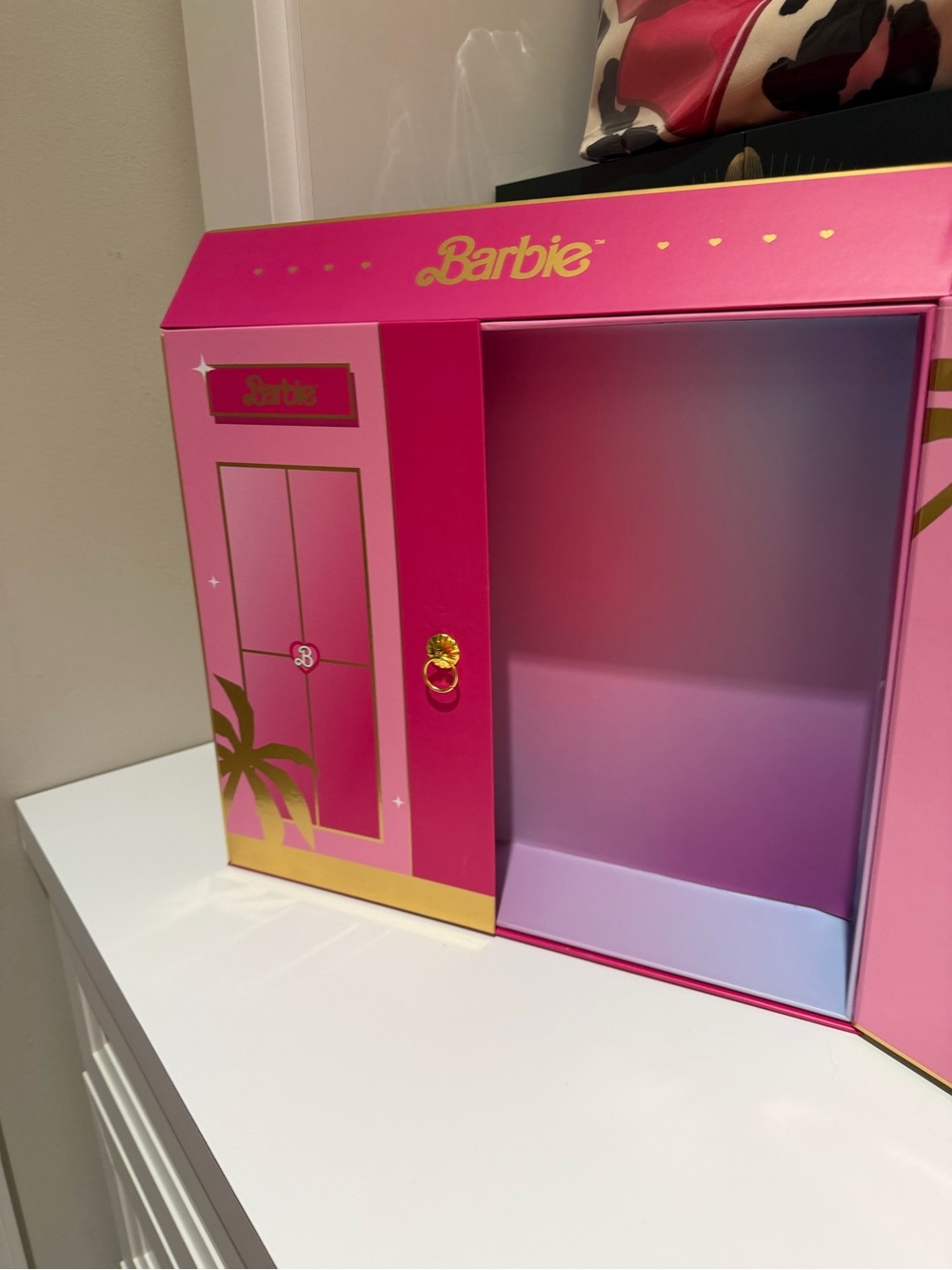 Barbie Glam lite PR box! 🌟 Pink &Gold double door makeup caddy presentation box! - Picture 8 of 8